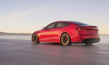 Пока нет ни слова о том, как будут называться эти рестораны или когда мы сможем съесть наш первый гамбургер. Хотя некоторым этот шаг может показаться довольно странным, все это имеет смысл, если задуматься: электромобили, такие как Tesla Model S, тре