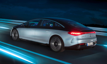 Основная причина объединения двух брендов и внедорожника (который может стать отдельным уникальным суббрендом) - это часть рационализирующего завода генерального директора Олы Каллениуса, нацеленного на повышение производительности, прибыльности и пр