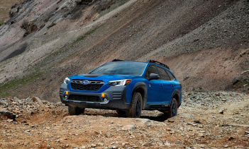 Мы ожидаем, что Forester Wilderness получит такие же улучшения, как и внедорожники Outback. Это означает увеличенный дорожный просвет по сравнению с нынешним 22 см дорожным просветом, новую внешнюю обработку с тем же крутым цветом Geyser Blue, больши