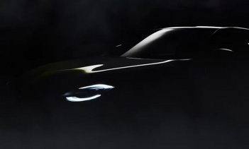 Отсчет начался. Всего через несколько часов один из самых ожидаемых автомобилей года дебютирует в мире: Nissan 400Z. Новый автомобиль Nissan Z, представленный прошлогодним концептом Nissan Z Proto, будет показан миру сегодня.