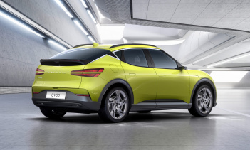 Это означает, что мы могли бы получить ту же двухмоторную электрическую трансмиссию мощностью 577 л.с., что и у EV6 GT, а также аккумуляторную батарею на 77,4 кВт-ч, которая должна обеспечивать максимальный запас хода в 400 км. Если автомобиль также 