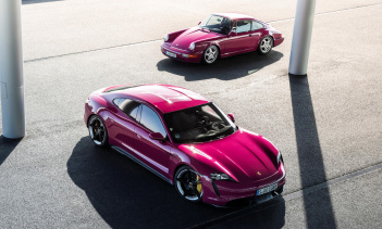 Немного менее впечатляющим, но более практичным дополнением является первое включение Android Auto.