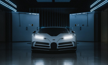 Вы можете придерживаться мнения, что гиперкары ограниченного выпуска с астрономическими ценами - это не более чем экспонаты, и, учитывая, насколько мал пробег, когда такие автомобили выставляются на аукцион, вы не ошибетесь. Но компании, которые стро