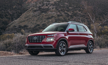 Hyundai сейчас на высоте. Корейский автопроизводитель готовится выпустить Ioniq 5 в качестве своего первого специализированного электромобиля, модернизированный Tuscon уже пользуется огромным успехом, а Hyundai в этом году получил больше наград Top S