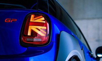 Ключевым ингредиентом успеха Mini всегда была его способность создавать забавные автомобили. Mini Cooper никогда не были самыми быстрыми автомобилями на дороге, но они сделали успешную карьеру в автоспорте, а тюнингованные версии Mini Cooper по-прежн