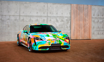 Porsche хорошо известен во всем мире своими выдающимися спортивными автомобилями, но он также сделал себе имя в сфере искусства. За последний год мы увидели ряд новых арт-автомобилей от немецкого автопроизводителя, в том числе необычный 911 из Южной 