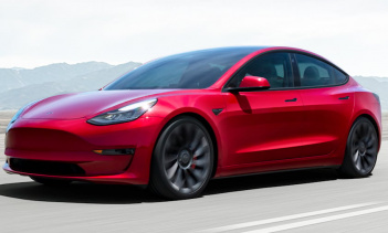 Он также говорит, что может запросить точное местоположение устройства и посмотреть, присутствует ли водитель. В качестве последней меры троллинга он заявляет, что может даже запустить приложение YouTube.