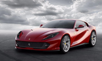 812 Superfast знаменует собой конец романа Ferrari с V12 с передним расположением двигателя, среди которых были такие легенды, как 365 GTB/4 Daytona, 550 Maranello и F12 Berlinetta. При запуске Ferrari 812 с 6,5-литровым двигателем V12 был объявлен с