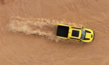 Опять же, все возможно, когда вы за рулем такого всепобеждающего грузовика. Однако это еще не всё. Эта производительность имеет свою цену. Говорят, что Mammoth стоит около 18 мнн рублей, что почти вдвое превышает цену оригинального TRX.