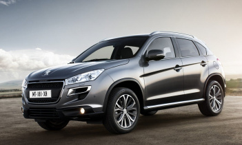 Представляя собой дебют французской фирмы на все более популярном рынке купе-внедорожников, модель 4008 будет конкурировать с Toyota C-HR, Renault Arkana и Volkswagen T-Roc, а также заполнит пробел между хэтчбеком 308 и внедорожником 3008 в модельном