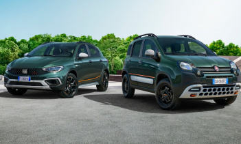 Panda Garmin получает 15-дюймовые матово-черные легкосплавные диски, а Tipo Garmin сохраняет свои черные 17-дюймовые колеса. Обе машины имеют множество оранжевых штрихов внутри и снаружи благодаря сиденьям из черной ткани с оранжевой строчкой и логот