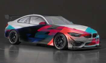 BMW также заявил, что GT4 будет использовать трансмиссию дорожного автомобиля, но позаимствует конструкцию крыши CFC и заднего крыла у более мощной производной GT3. Производительность и технические данные еще не разглашаются, но мы уверены, что он пр