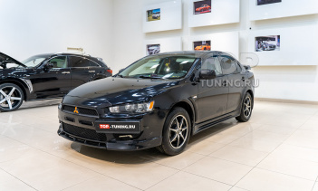 106748 Установка спойлера EVO на багажник Lancer X