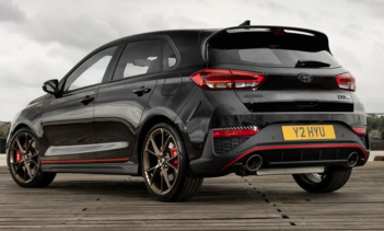 Новый Hyundai i30 N Drive-N Limited Edition уже поступил в продажу по цене от эквивалента 2,6 млн рублей — примерно на 150 000 больше, чем стандартный DCT i30 N.