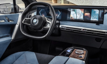 Подробности о том, как будет работать версия системы Android Automotive от BMW и как она будет выглядеть, не разглашаются, но с последней системой iDrive она появится на 12,3-дюймовом приборном дисплее и 14,9-дюймовом центральном информационно-развле