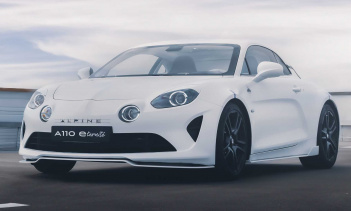 Представленный накануне уик-энда Гран-при Франции концепт A110 E-ternité призван отпраздновать 60-летие Alpine и продемонстрировать исследовательскую работу, которую инженеры компании проводят в области электроэнергии. В трансмиссии используются те ж