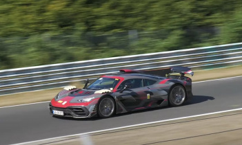 Мы уверены, что Mercedes-AMG хочет вернуть рекорд круга, и мы не можем придумать лучшего гиперкара за 170 млн рублей, чтобы сделать это.