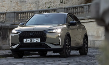 Дизельные двигатели BlueHDi ранее были исключены из линейки DS 3 Crossback, поэтому DS 3 предлагает только три силовых агрегата. Ассортимент начинается с PureTech 100, в котором используется 1,2-литровый четырехцилиндровый двигатель с турбонаддувом м