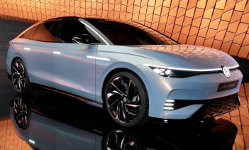 Босс Volkswagen R Райнхольд Ивенц сообщил, что модели R не будут построены на существующей платформе MEB EV. «Мы обсудили несколько концепций в мире MEB, и мы не уверены в том, что мы можем сделать их с батареей на данный момент. Если нам нужна конкр