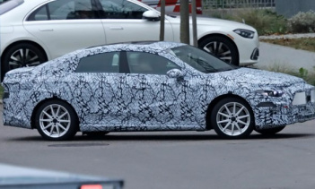 Что касается его электрифицированного будущего, Mercedes уже продемонстрировал большую часть своей силы, заявив, что к 2025 году запустит три новые платформы для электромобилей в форме MB.EA, AMG.EA и VAN.EA. Mercedes также заявил в 2021 году, что у 