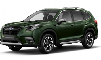 Несмотря на то, что это модель начального уровня, XE, оснащена автоматическими дворниками с датчиком дождя, автоматическими светодиодными фарами, подогревом и регулировкой мощности передних сидений с функцией памяти, функцией складывания заднего сиде