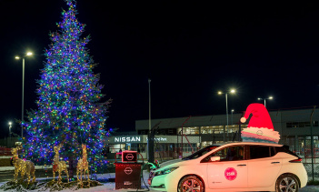 «Прохождение четверти миллиона экземпляров Nissan Leaf — это колоссальная веха, демонстрирующая опыт производства электромобилей, накопленный на нашем заводе за последнее десятилетие», — сказал Алан Джонсон, вице-президент по производству Nissan в Са