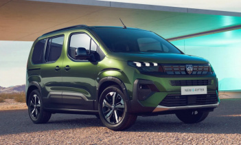 Peugeot обновила многие из своих обычных электромобилей, таких как E-208 и E-2008, и теперь компания также обновила свой пассажирский фургон E-Rifter.