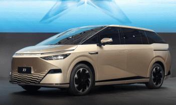 Автомобиль подал заявку на лицензию на продажу в сентябре, когда были опубликованы первые фотографии, а в следующем месяце он дебютирует во время Tech Day автопроизводителя.