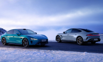 Аккумулятор способен перезарядить 390 км за 10 минут, больше, чем у Tesla Model S Plaid. За 5 минут SU7 может прибавить 220 км, а за 15 минут — 510 км.