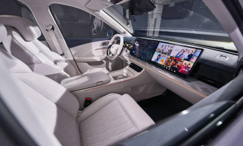 Созданный для того, чтобы конкурировать с такими автомобилями, как Tesla Model Y и BYD Song Plus (Seal U), Neta L будет поставляться в полностью электрической версии и версии EREV. Поскольку автомобиль был представлен на мероприятии стратегического п