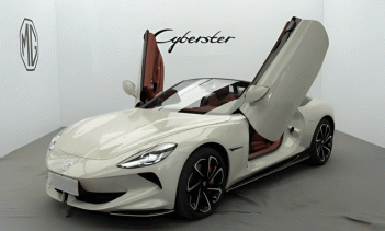 Настройкой шасси Cyberster занимается итальянская команда DANISI, ранее связанная с командой F1 Ferrari. Габариты Cyberster составляют 4534/1913/1329 мм, а при колесной базе 2690 мм Cyberster заметно крупнее своего главного конкурента в том же ценово