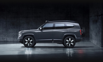 Если вас интересует довольно странное название, G318 — это название национальной автомагистрали, которая проходит из Шанхая в Чжанму на границе Китая и Непала. Участки провинции Сычуань и Тибета известны не только своими захватывающими пейзажами, но 