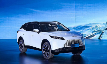 Недавно компания Chery представила две новые модели для экспорта, которые значительно отличаются от автомобилей, предлагаемых на внутреннем рынке