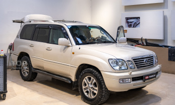 108106 Тюнинг штатной оптики Lexus LX470, новое головное устройство под ключ