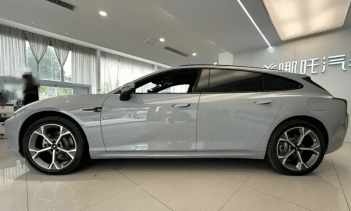 Бренд Hozon Auto, известный своими доступными и молодёжными моделями под маркой Neta, следует этому тренду, представляя новый универсал Neta S. Эта модель является продолжением популярного электрического седана Neta S (см. технические характеристики)