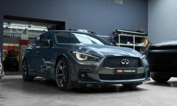 108465 Установка карбонового тюнинг обвеса на Infiniti Q50