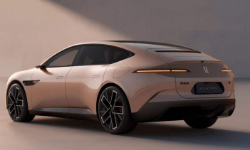 По данным китайских СМИ DongCheDi, общая мощность системы Avatr 012 составляет 425 кВт (570 л. с.), а суммарный крутящий момент — 650 Нм. Передний двигатель имеет мощность 195 кВт (261 л. с.) и крутящий момент 280 Нм, задний — мощность 230 кВт (308 л