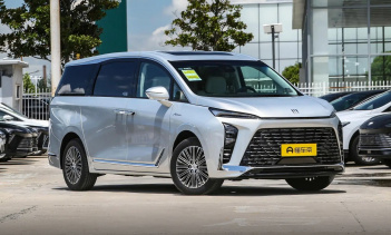 23 сентября с конвейера сойдёт двухмиллионный экземпляр Buick GL8. На протяжении большей части своего пребывания в Китае этот автомобиль выступал золотым стандартом минивэнов для деловых перевозок. Однако в последние годы компания столкнулась с расту