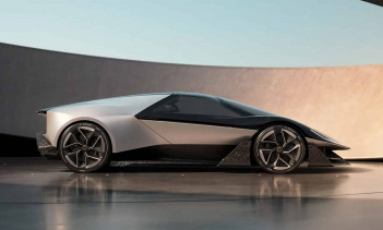 Concept EV оснащён аккумулятором ёмкостью 70 кВт*ч, которого хватает на 402 км пробега в условиях цикла WLTP. Два электромотора суммарно развивают мощность 987 л. с., позволяя автомобилю разгоняться от 0 до 100 км/ч менее чем за 2,5 секунды. Lotus Th