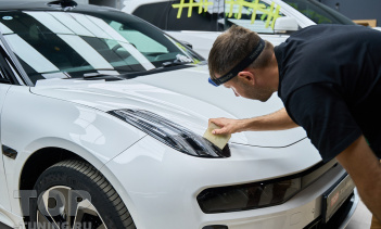 Оклейка пленкой Zeekr 001 – защита глянцевым полиуретаном