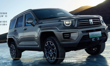 Комплектации Premium и Superior оснащаются двигателем V6 объёмом 3,0 литра с максимальной мощностью 354 л. с. и пиковым крутящим моментом 560 Нм, работающим в паре с 9AT. Также присутствуют блокировка дифференциала передней и задней осей и электричес