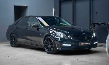 108721 Установка доводчиков дверей в Mercedes Benz W212 E63 AMG под ключ в Топ Тюнинг Москва
