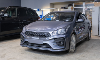 108733 Установка переднего тюнинг-бампера для Kia Rio 4, окраска в цвет кузова