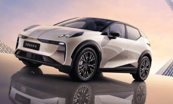 С учетом государственной субсидии на покупку стартовая цена этого автомобиля составляет 134 900 юаней (1,85 млн рублей). Новый Zeekr X теперь оснащен заднеприводной моделью с аккумулятором LFP емкостью 49 кВт*ч. Это призвано улучшить низкие показател