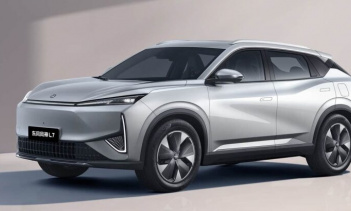 Электромобиль будет построен на архитектуре DSMA от Dongfeng и оснащён одним двигателем мощностью 160 кВт, установленным на передней оси. Разгон с 0 до 100 км/ч займёт 6,9 секунды.