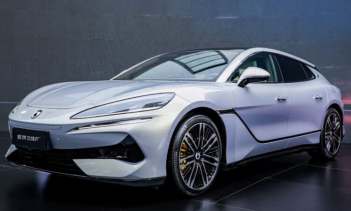 Презентация бренда пройдёт в Милане с 7 по 12 апреля. Мероприятие под названием «Экстраординарные технологии, ведущие к роскоши» станет важным шагом в стратегии глобальной экспансии Denza.