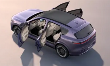 Предварительные продажи новой модели стартуют в июне. Автомобиль будет оснащён системой HarmonyOS Cockpit 5.0 от Huawei и усовершенствованной системой помощи при вождении Qiankun ADS 4.