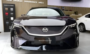 Компания Mazda приступила к поставкам своего электрического внедорожника EZ-60 в дилерские центры по всему Китаю для статической демонстрации
