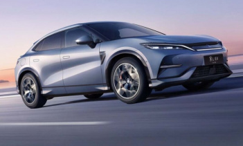 Автомобиль создан на базе Song L EV и отличается более спортивными деталями.