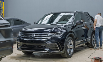 Зона риска Volkswagen Tiguan 2021 в полиуретановую пленку + керамика кузова 